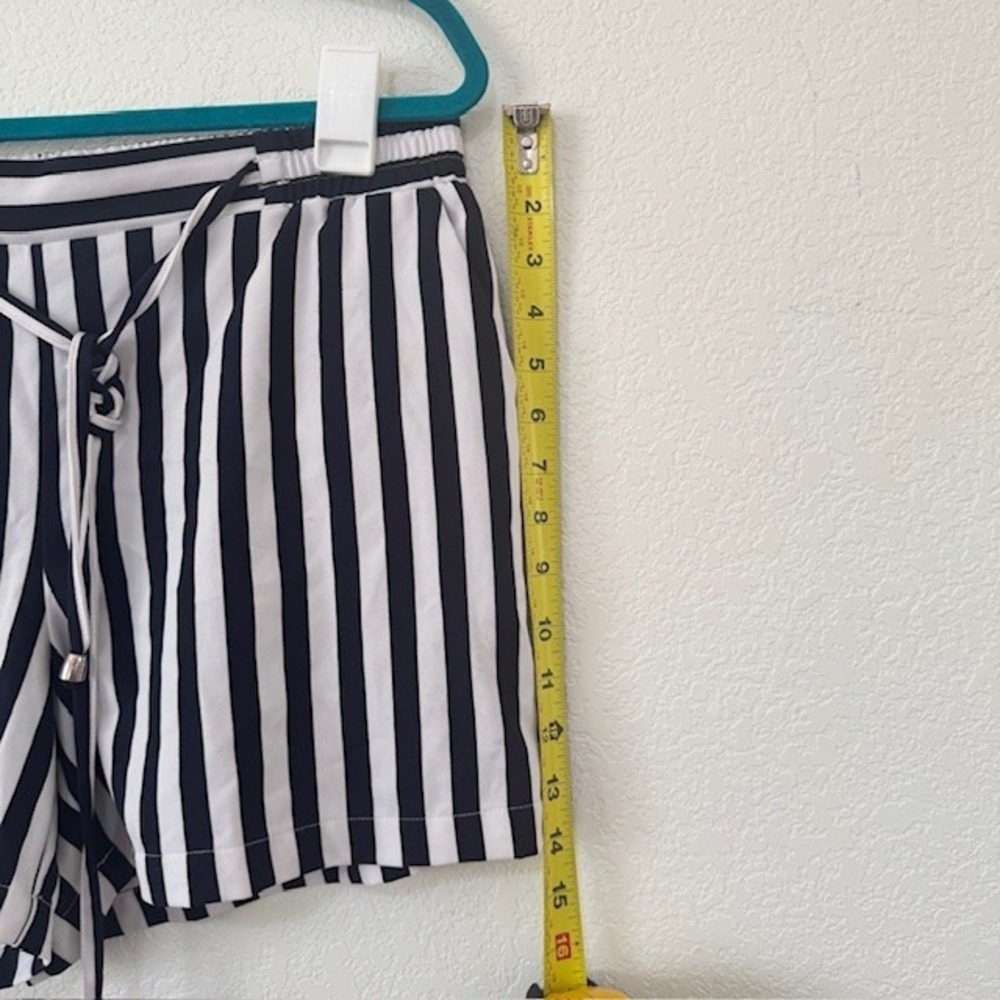 7th Avenue Studio NewYork Company Striped Shorts Women's Size M Drawstring Waist - Picture 7 of 7